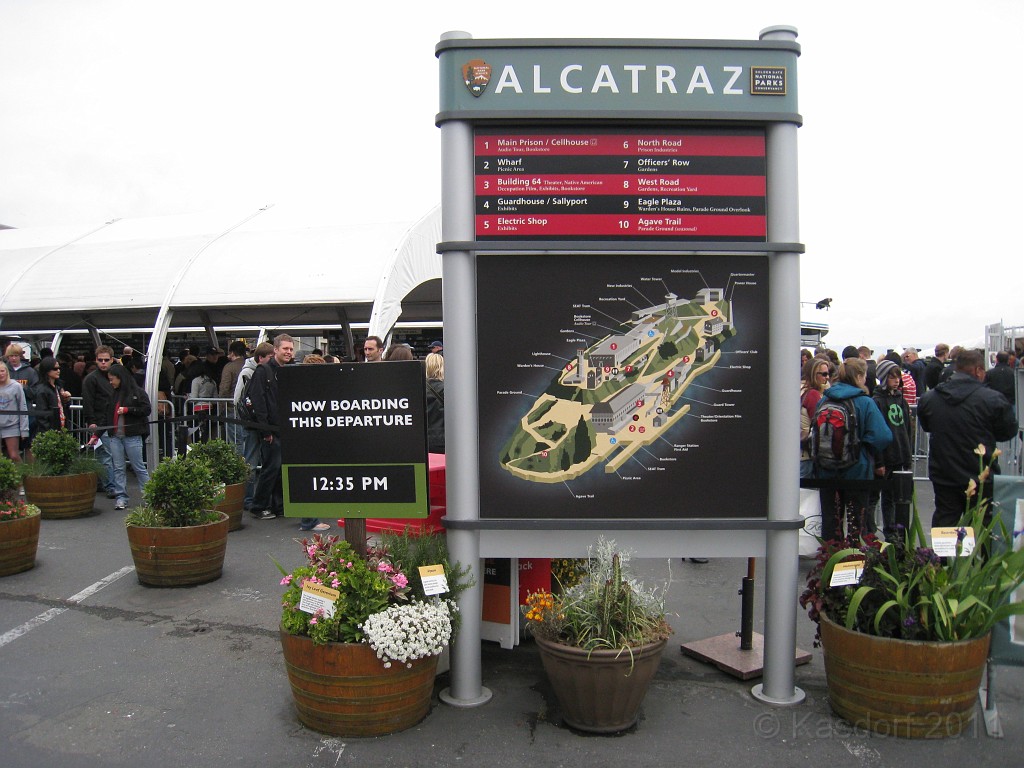 2011 Bay 2 Breakers Saturday 0380.JPG - I was able to participate in the 2011, 100th anniversary of the San Francisco Bay to Breakers 12K race. A great weekend for sight seeing and racing.